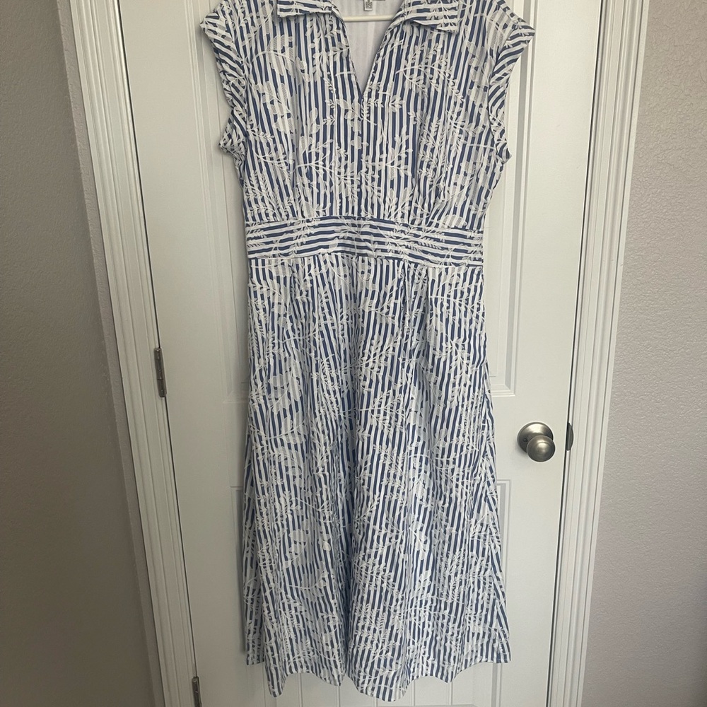 Kensie Blue and White Printed Midi Dress